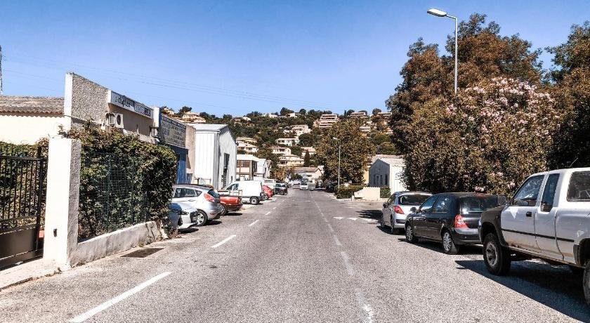Appartement neuf 2 pieces balcon et parking proche centre 1