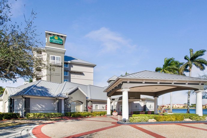 La Quinta Inn & Suites Fort Lauderdale Airport