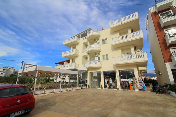 Down Town Hotel Sarande