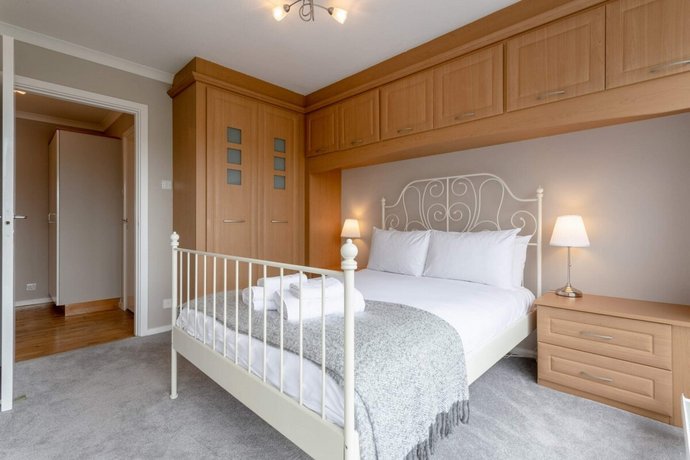 Modern 1 Bedroom Stunning View of Thames