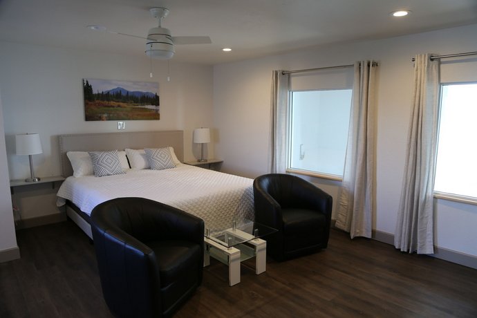 Otter Beach Lodges