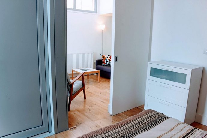 Penthouse in Edinburgh Sculpture Workshop Sleeps 2 Edinburgh