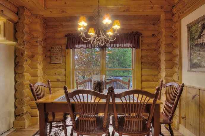 Lucky Logs 283 - Two Bedroom Cabin