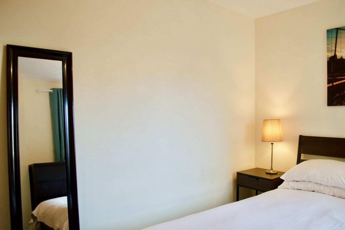 Modern 2 Bedroom City Centre Flat