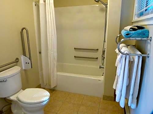 Oasis by the Bay Vacation Suites