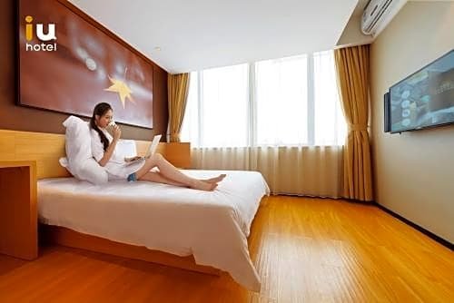 IU Hotel Chongqing Rongchang High Speed Railway Station Branch