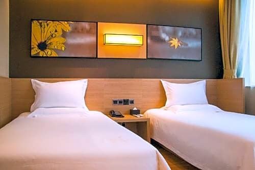 IU Hotel Guangzhou Taihe Square