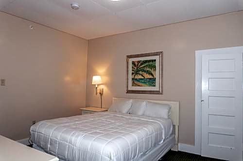 The Admiral Hotel/Motel