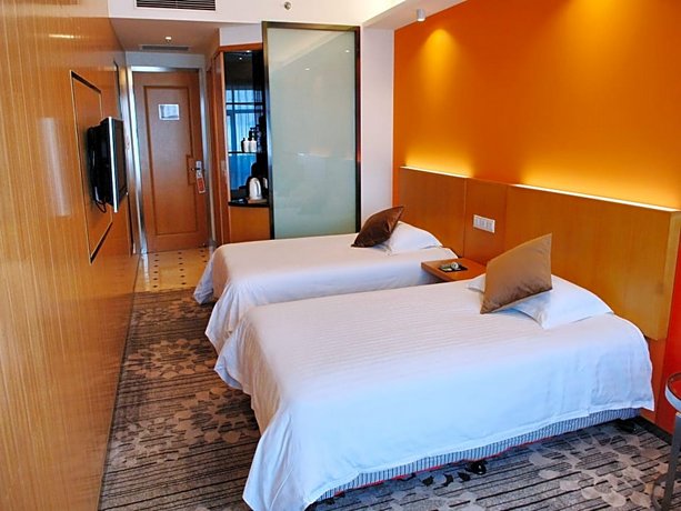 Dazhong Airport Hotel