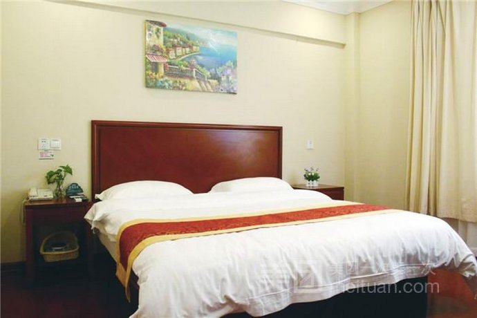 GreenTree Inn Shanghai MinHang ZhuanQiao Metro Station ZhuanXing E Road Shell Hotel