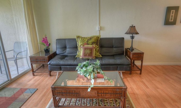 Menehune Shores 225 - Ocean Front 2-Bedroom Air-Conditioned Condo with a Tremendous View