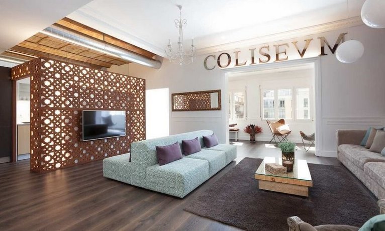Enjoybcn Coliseum Apartments