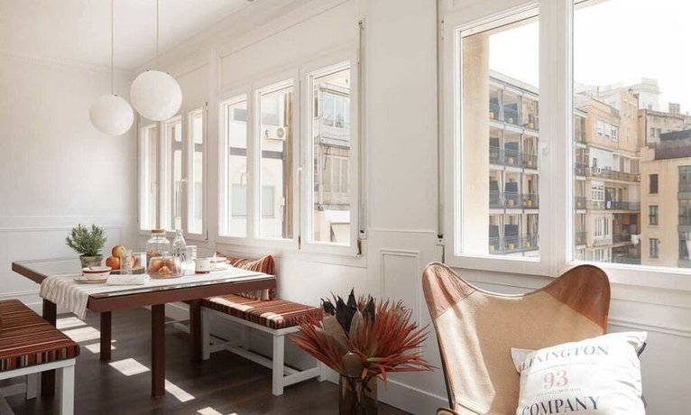 Enjoybcn Coliseum Apartments
