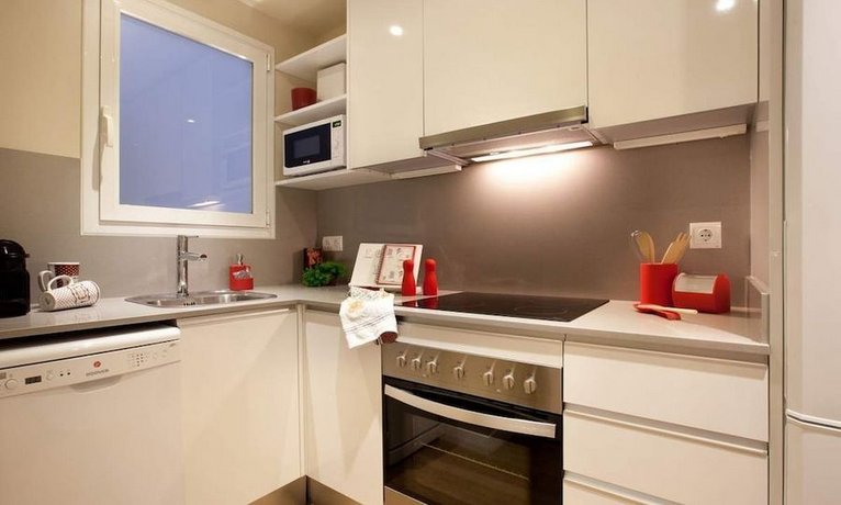 Enjoybcn Coliseum Apartments