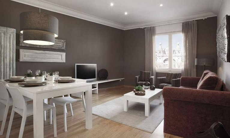 Enjoybcn Coliseum Apartments
