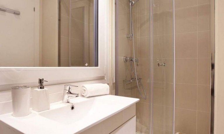 Enjoybcn Coliseum Apartments