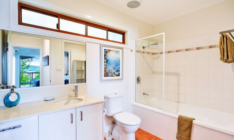 1 Heliconia Ocean View 3 Bedroom House Near Marina With Golf Buggy