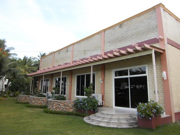 Hisoler's Beach Resort