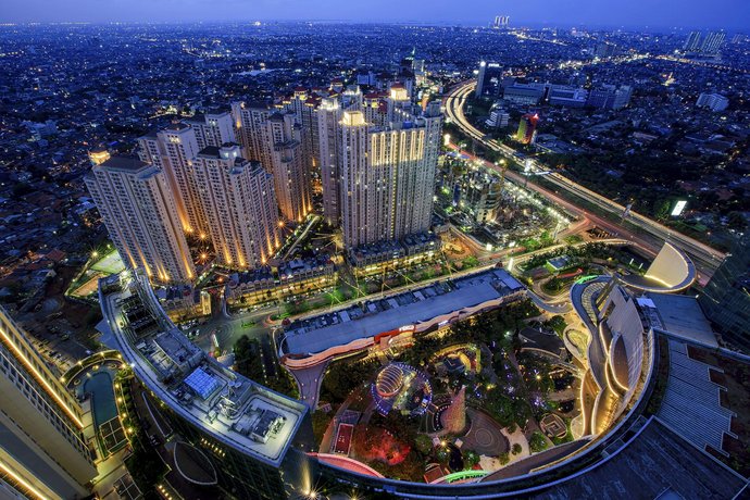 Modern 2BR Apartment @Seasons City By Travelio