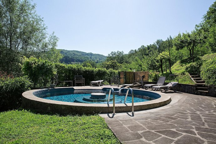 House With 3 Bedrooms in Castelnuovo di Garfagnana With Wonderful Mountain View Private Pool Encl
