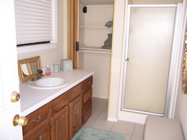 551 Dolliver Four-Bedroom Holiday Home