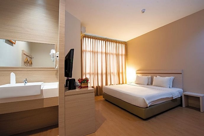 Lovina Inn Penuin