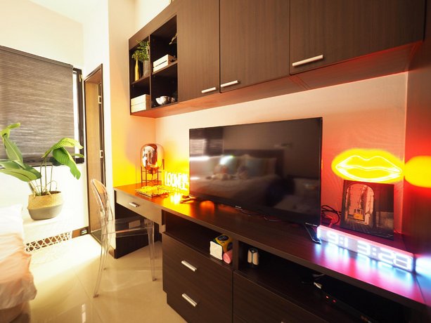 Downtown Center Designer Suite