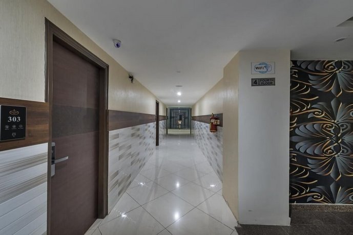 T S Royal Grand Hotel