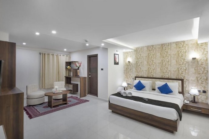T S Royal Grand Hotel
