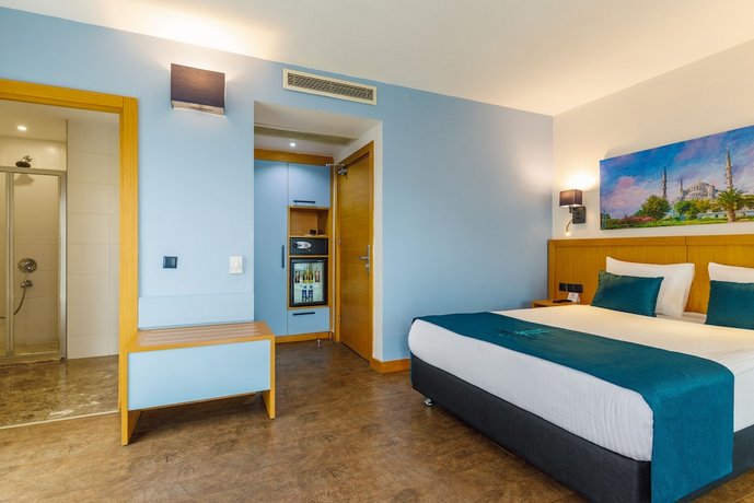 Big Box Hotel