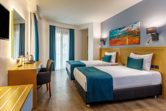 Big Box Hotel