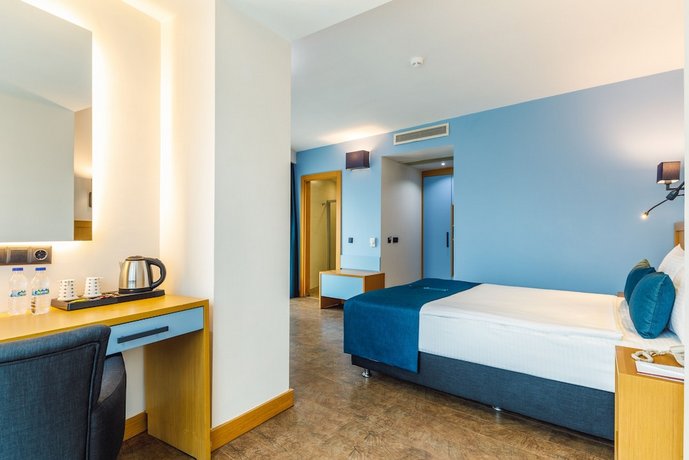 Big Box Hotel