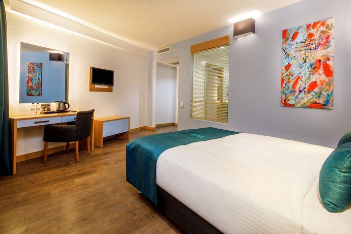 Big Box Hotel