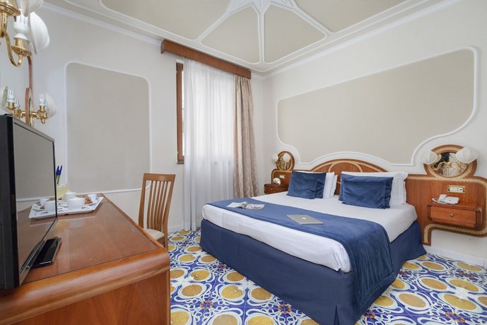Mar Hotel Alimuri