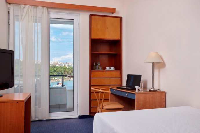 Lucy Hotel Chalkida