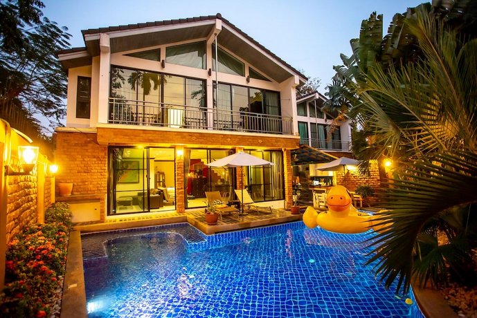 4poolvillas