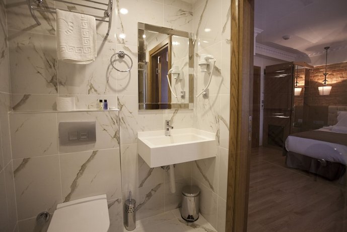 Pera Line Hotel