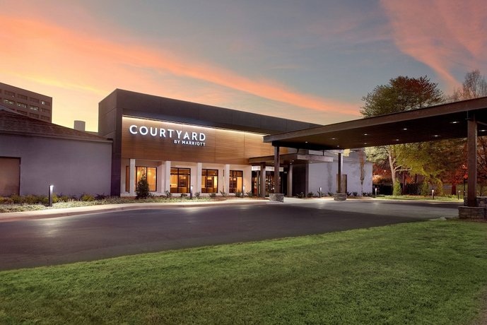 Courtyard Charlotte SouthPark