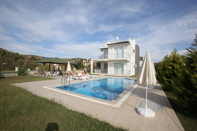Lighthouse Tulip Villas
