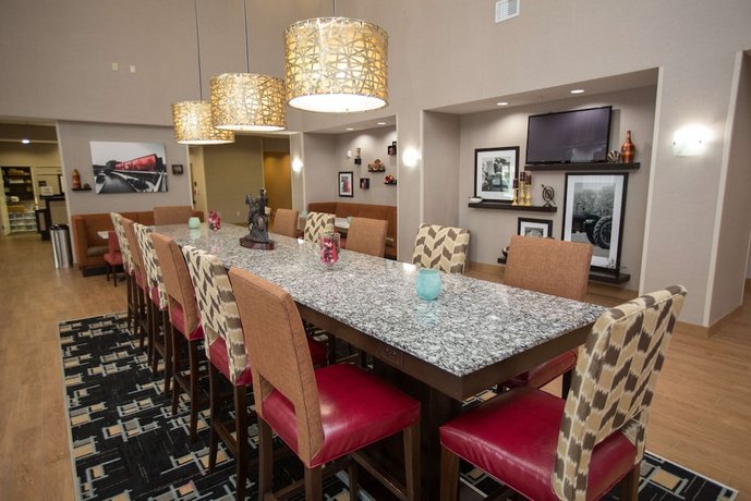 Hampton Inn & Suites Oklahoma City Airport