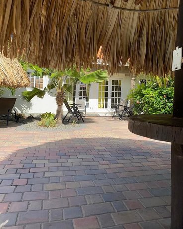 Aruba Tropic Apartments