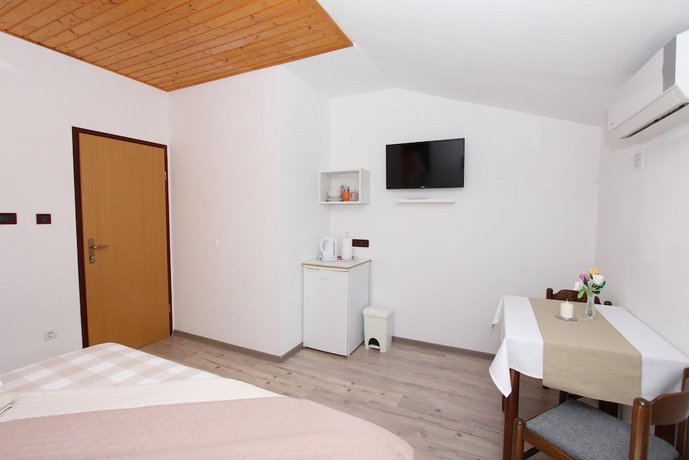 Rooms and Apartments Matosevic