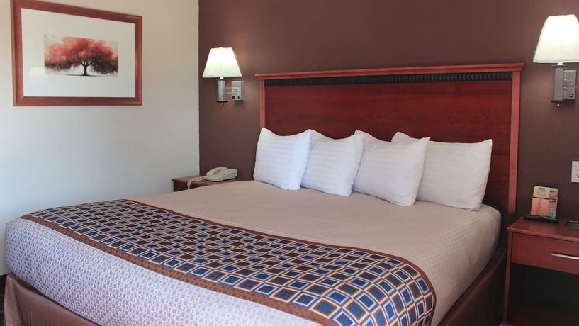 Travel Inn Omaha