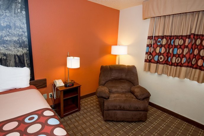 Super 8 by Wyndham Altoona Altoona