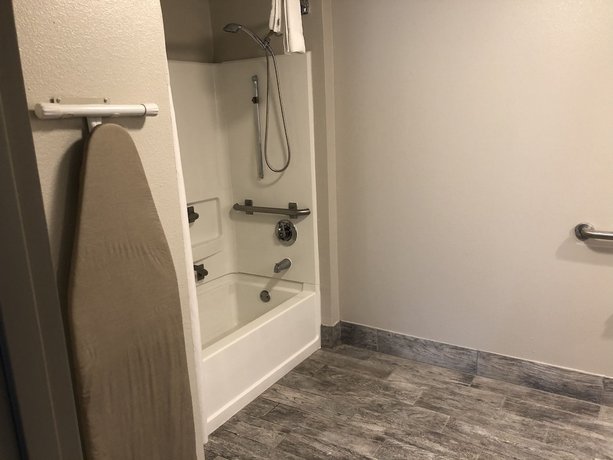Days Inn by Wyndham Franklin Nashville
