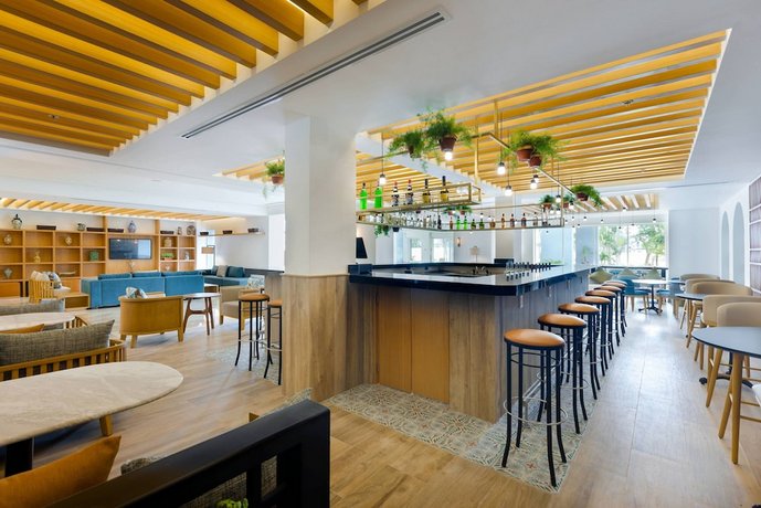 Courtyard by Marriott Cancun Airport