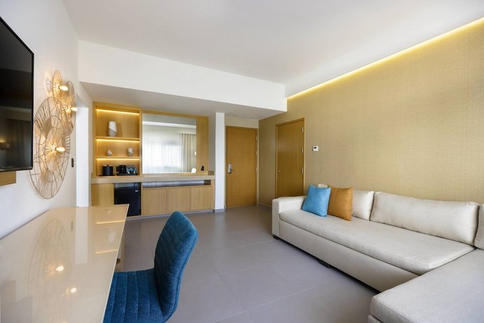 Courtyard by Marriott Cancun Airport