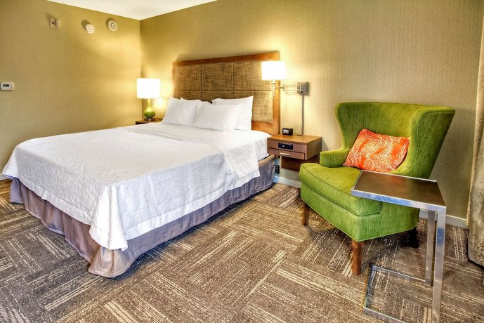 Hampton Inn and Suites Asheville-I-26