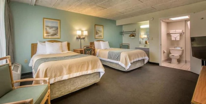 Days Inn & Suites by Wyndham Jekyll Island