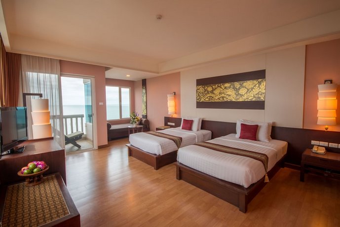 Grand Pacific Sovereign Resort & Spa